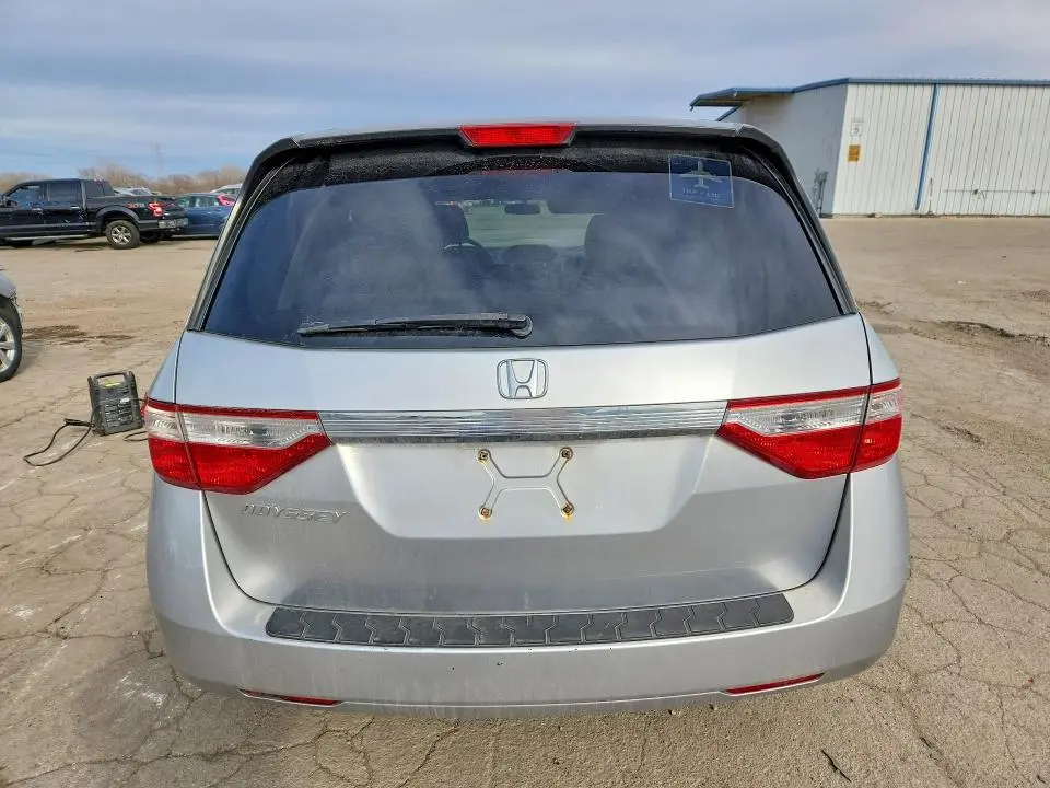 2011 HONDA ODYSSEY LX  