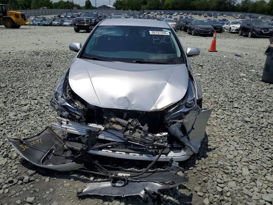 2021 TOYOTA PRIUS LE  
