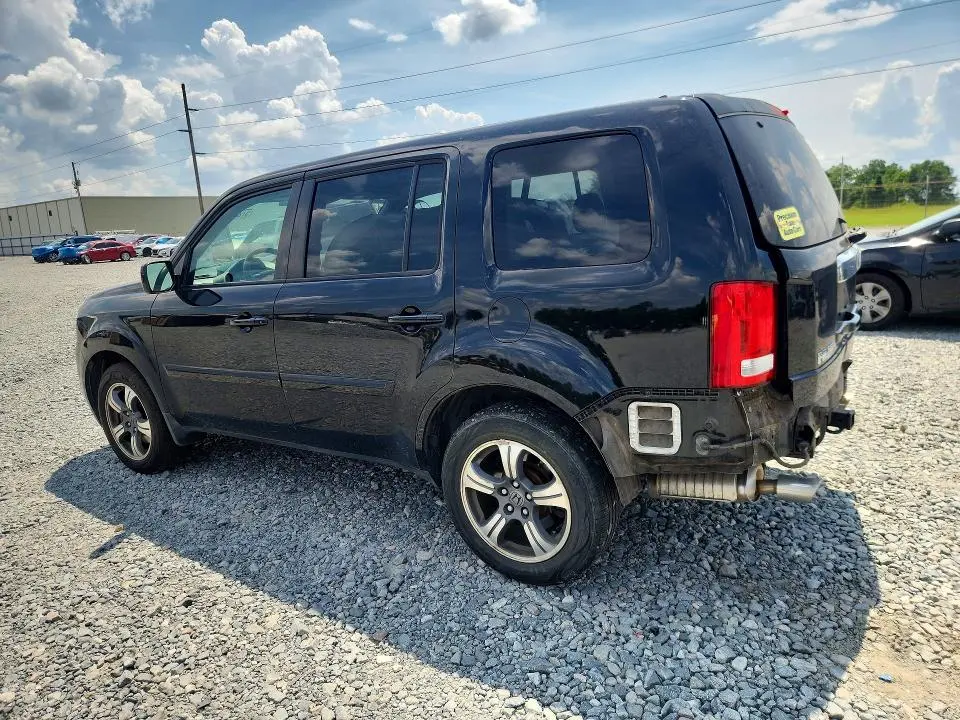 2015 HONDA PILOT SE  