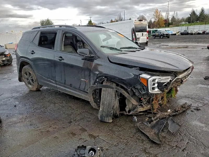 2022 GMC TERRAIN AT4  