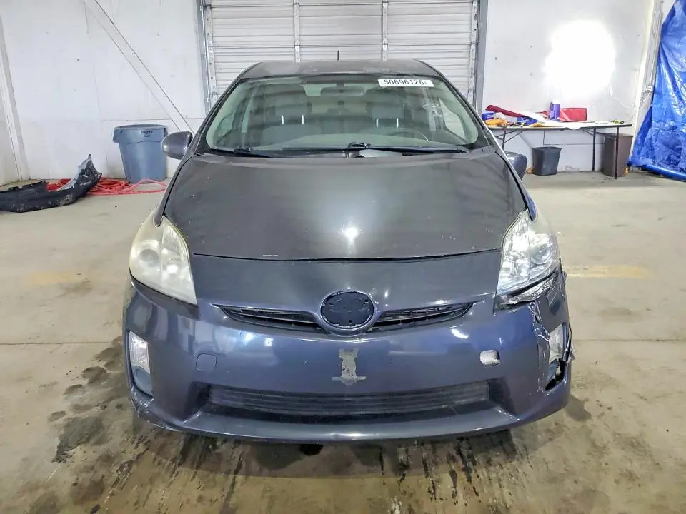 2010 TOYOTA PRIUS III  