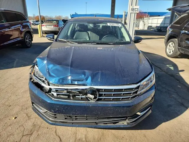 2018 VOLKSWAGEN PASSAT SE  