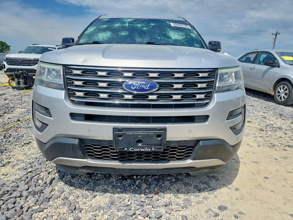 2017 FORD EXPLORER XLT  