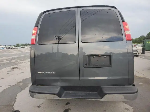 2017 CHEVROLET EXPRESS G2500 LT  