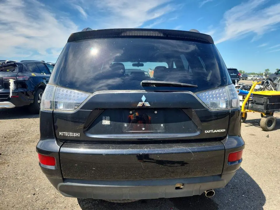 2011 MITSUBISHI OUTLANDER SE  