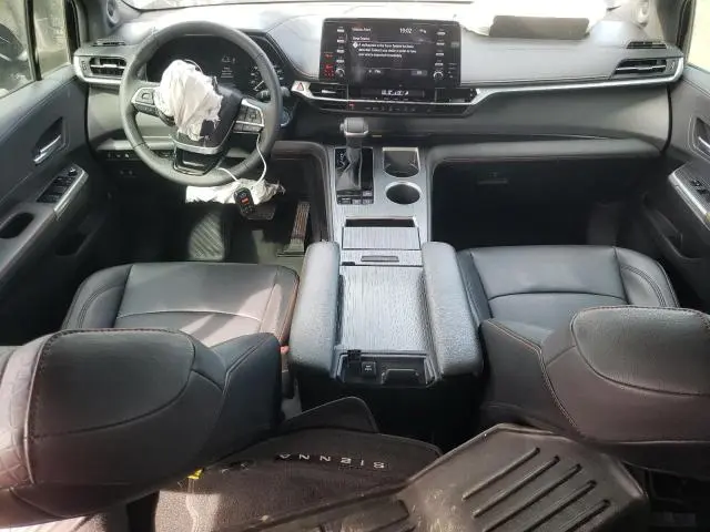 2023 TOYOTA SIENNA XSE