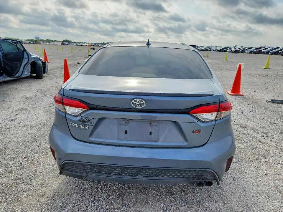 2021 TOYOTA COROLLA SE  