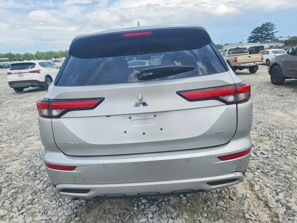 2022 MITSUBISHI OUTLANDER SE  
