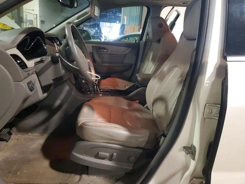 2014 CHEVROLET TRAVERSE LT  