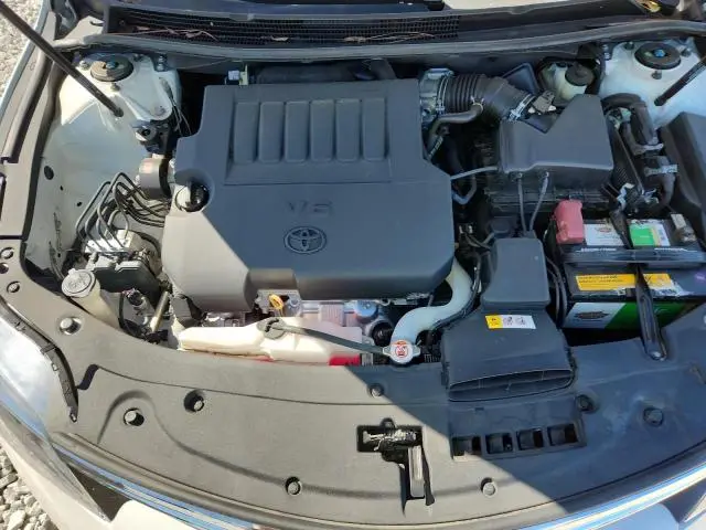 2018 TOYOTA AVALON XLE  