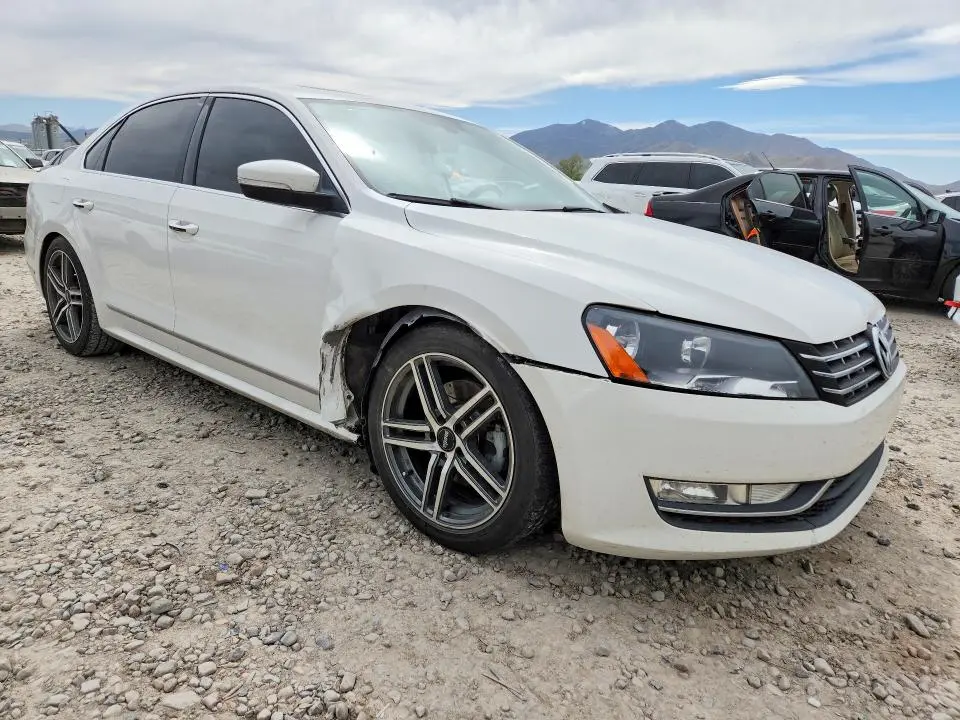 2013 VOLKSWAGEN PASSAT SEL  