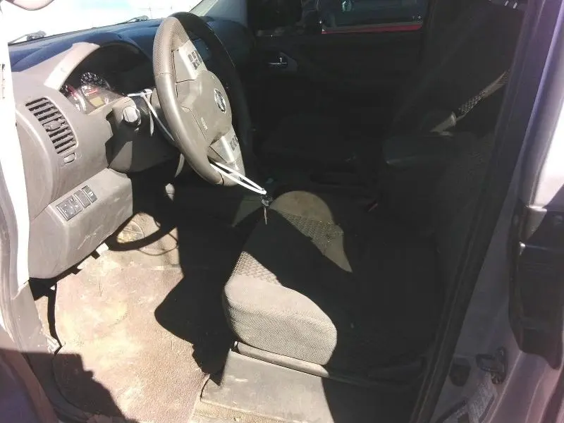 2013 NISSAN FRONTIER S  