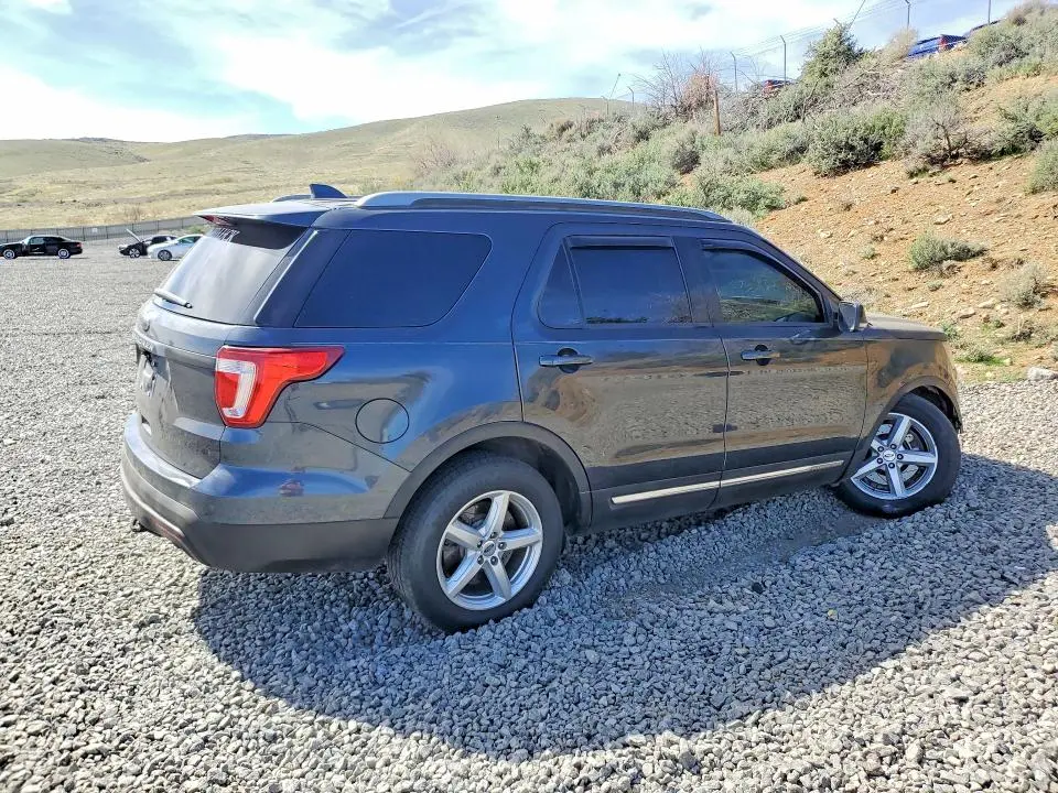 2017 FORD EXPLORER XLT  
