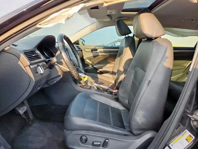 2016 VOLKSWAGEN PASSAT SE