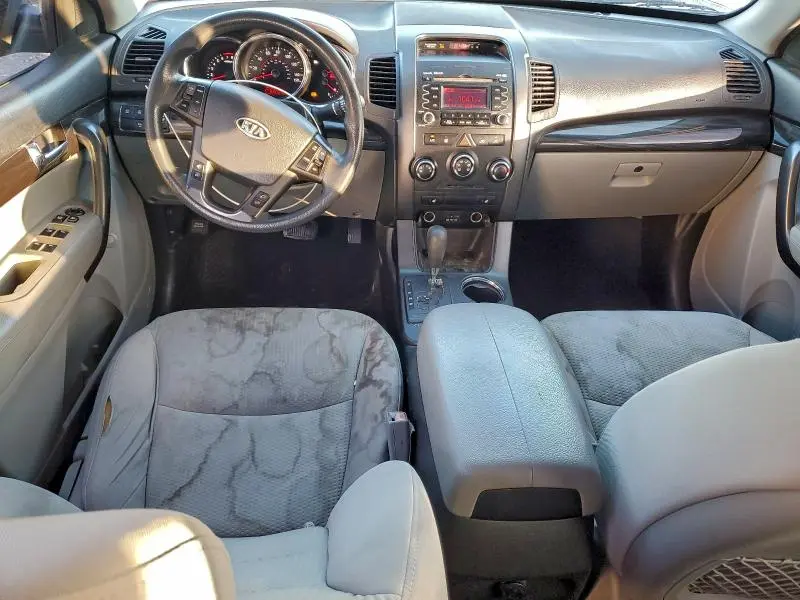 2011 KIA SORENTO BASE  