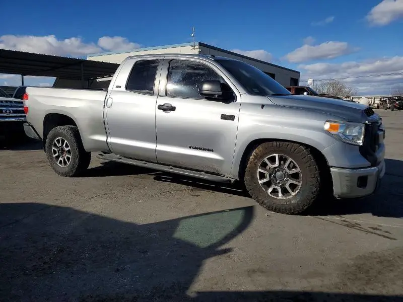 2015 TOYOTA TUNDRA SR5  