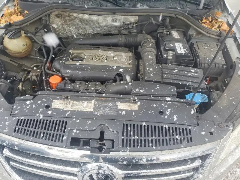 2011 VOLKSWAGEN TIGUAN S  