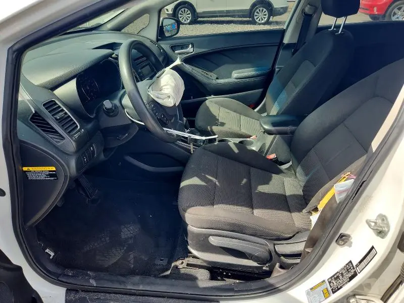2017 KIA FORTE LX  