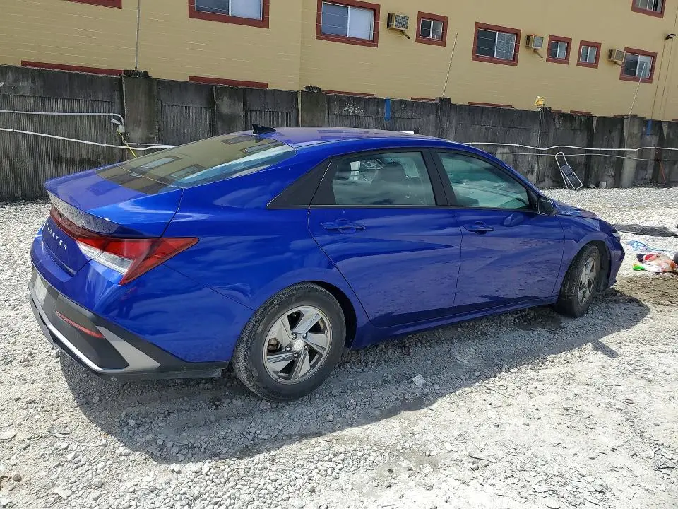 2024 HYUNDAI ELANTRA SE  