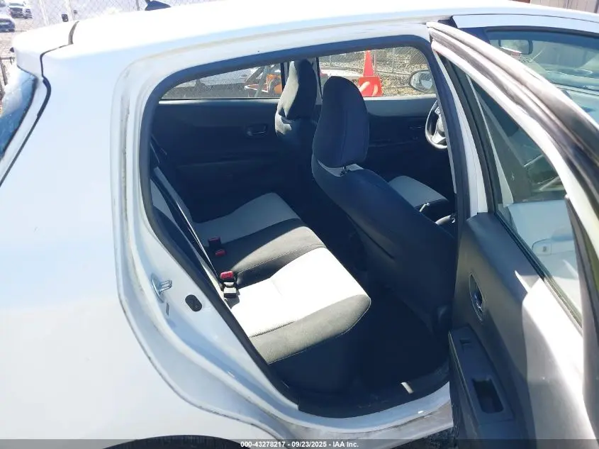 2012 TOYOTA YARIS LE