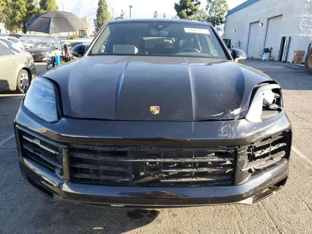 2024 PORSCHE CAYENNE   