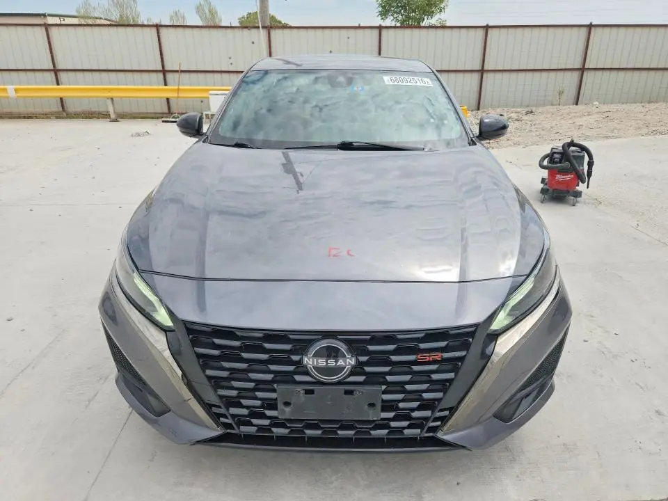 2023 NISSAN ALTIMA SR  