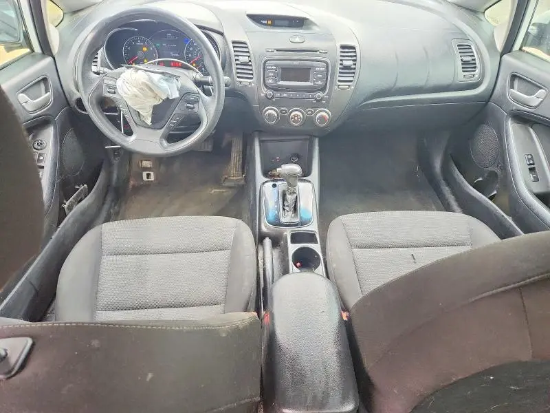 2017 KIA FORTE LX  
