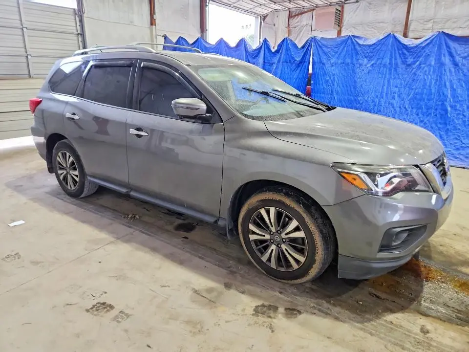 2017 NISSAN PATHFINDER SL  