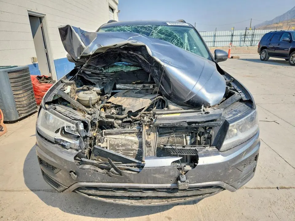 2021 VOLKSWAGEN TIGUAN SE  