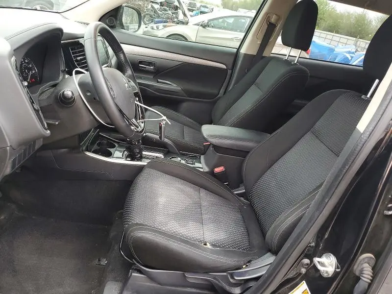 2017 MITSUBISHI OUTLANDER SE  