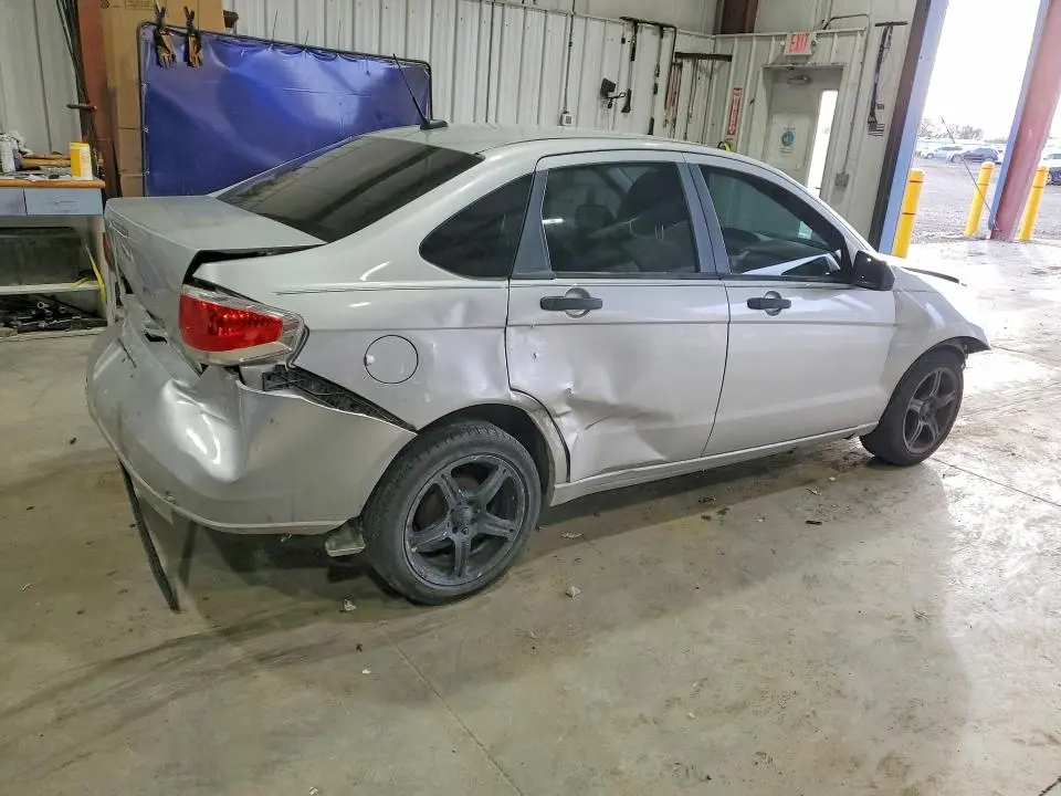 2010 FORD FOCUS SE  