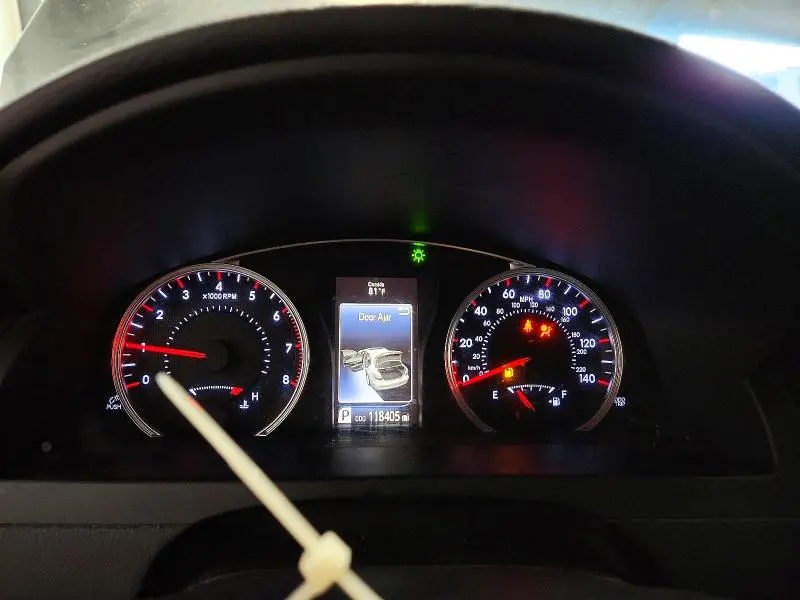 2016 TOYOTA CAMRY SE  