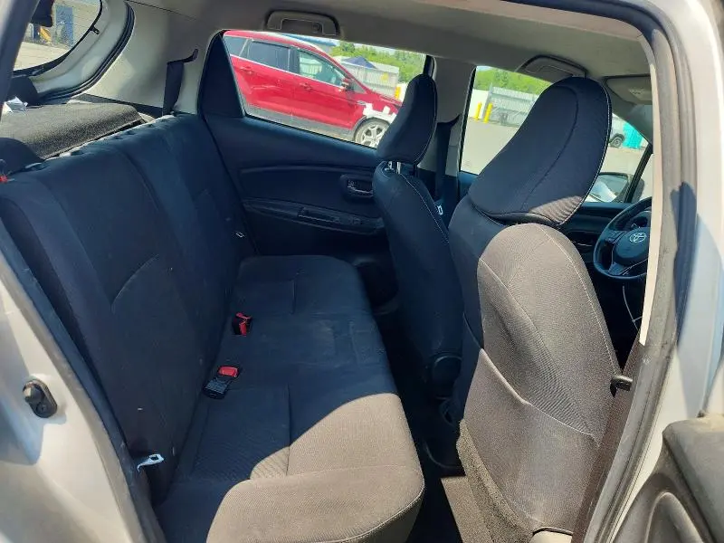 2018 TOYOTA YARIS 5-DOOR SE  
