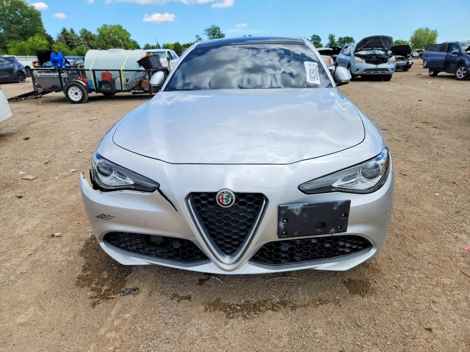 2017 ALFA ROMEO GIULIA TI Q4  