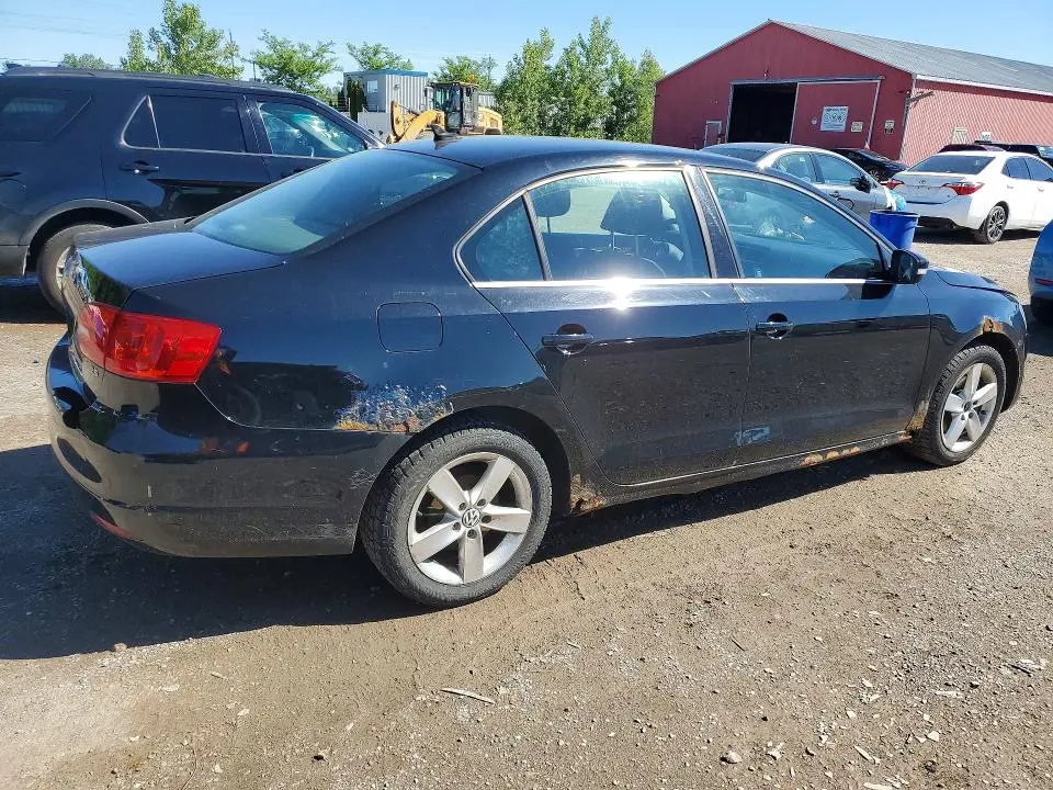 2011 VOLKSWAGEN JETTA SE  