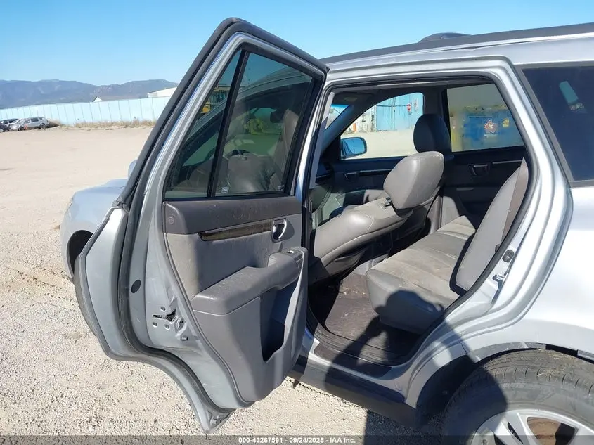 2011 HYUNDAI SANTA FE SE