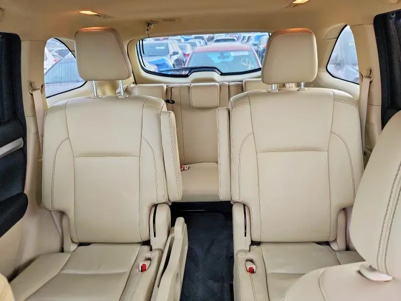 2017 TOYOTA HIGHLANDER SE  