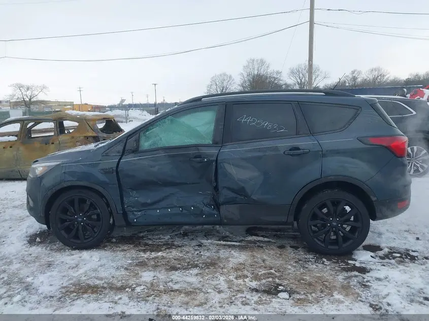 2019 FORD ESCAPE SE