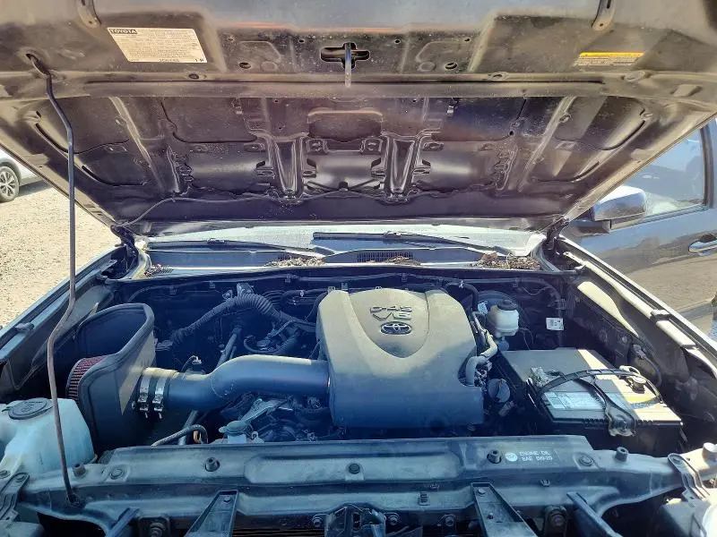 2018 TOYOTA TACOMA SR5 V6  