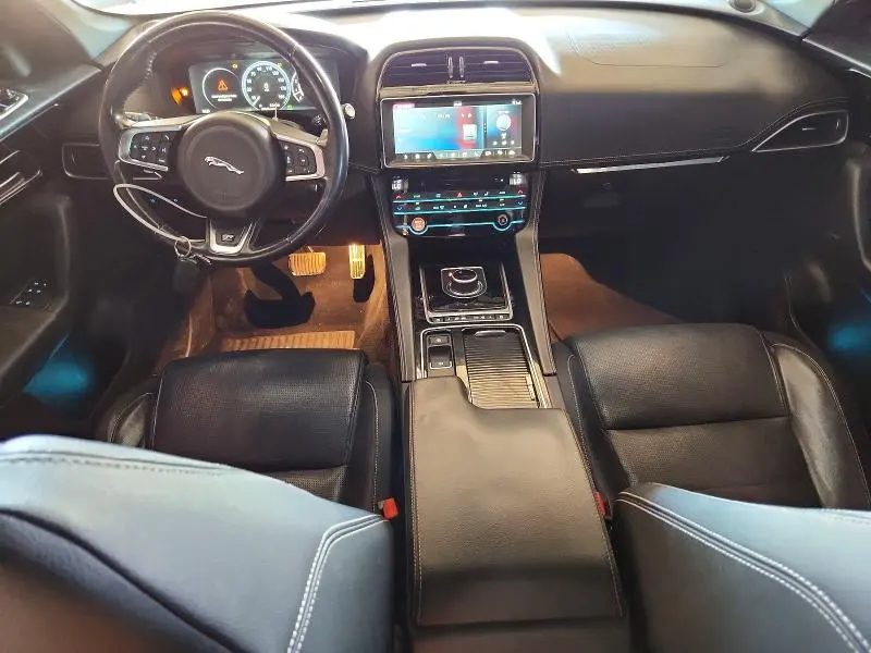 2018 JAGUAR F-PACE R - SPORT  