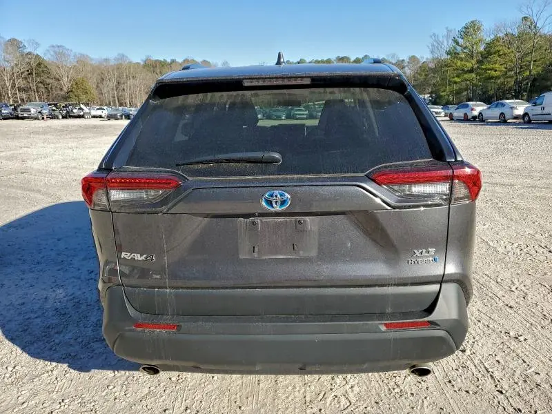 2024 TOYOTA RAV4 XLE  