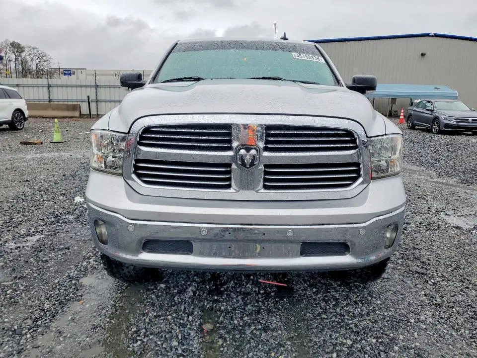 2017 RAM 1500 SLT  