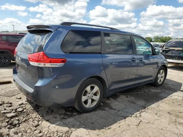 2014 TOYOTA SIENNA LE  