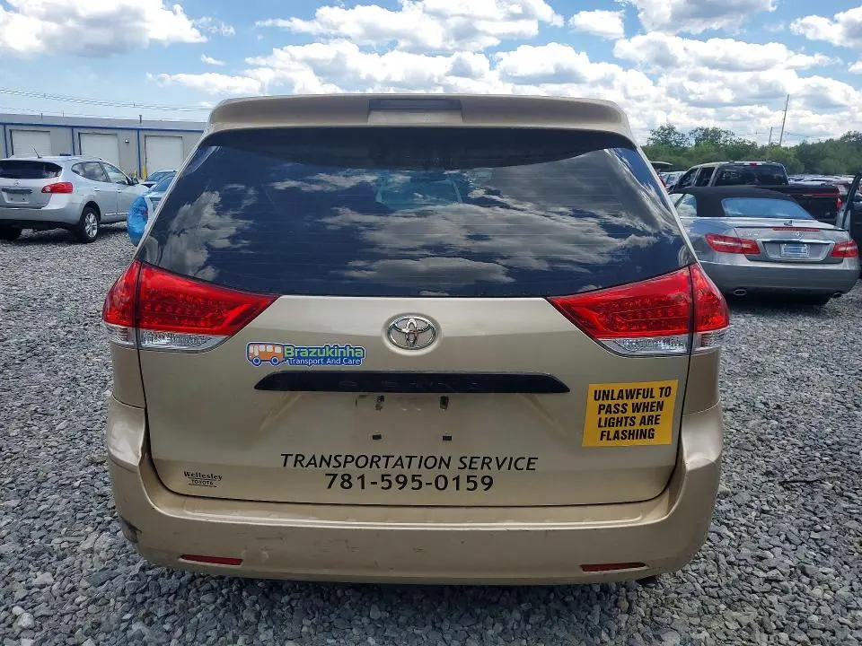 2014 TOYOTA SIENNA L 7-PASSENGER  