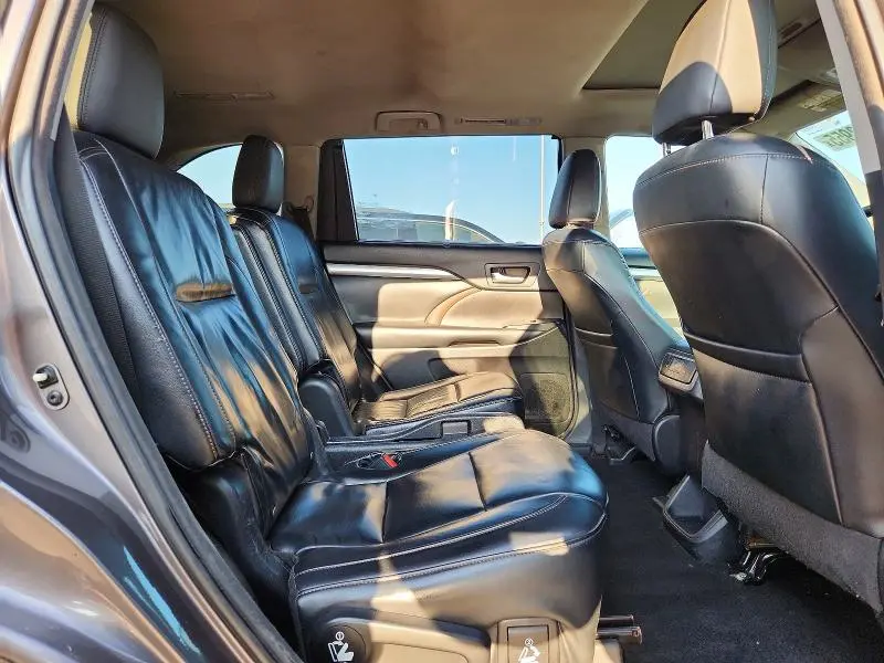 2014 TOYOTA HIGHLANDER XLE  