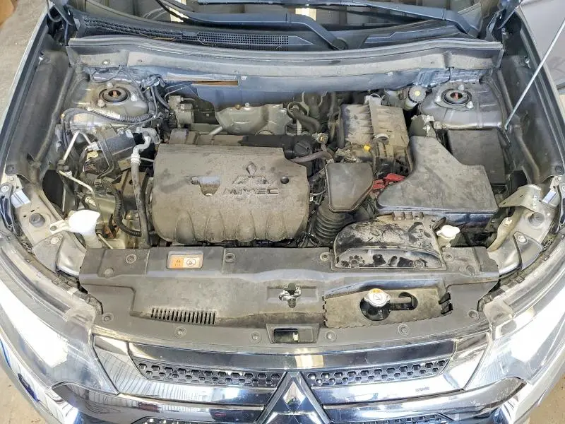 2019 MITSUBISHI OUTLANDER SE  