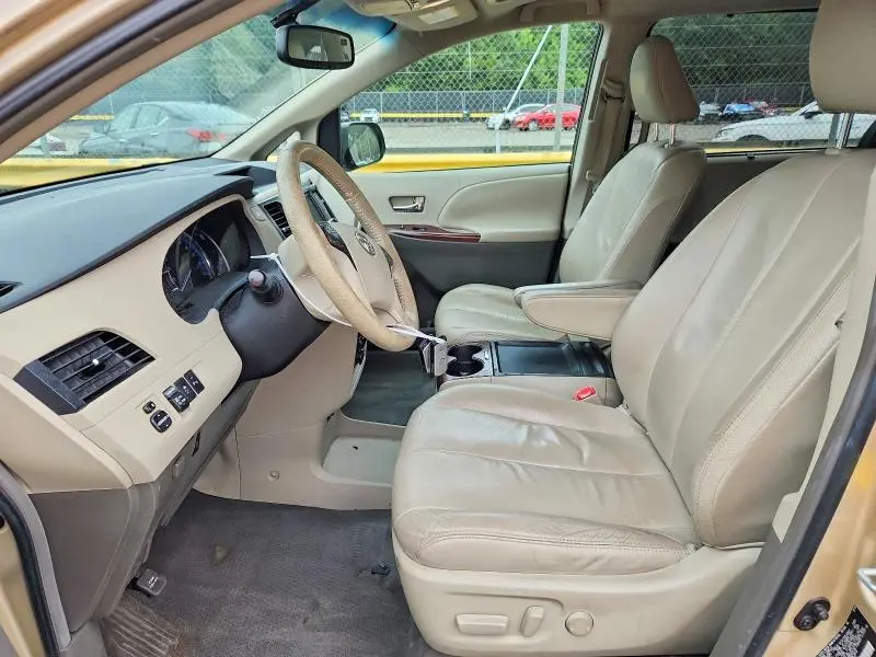 2011 TOYOTA SIENNA XLE 8-PASSENGER  