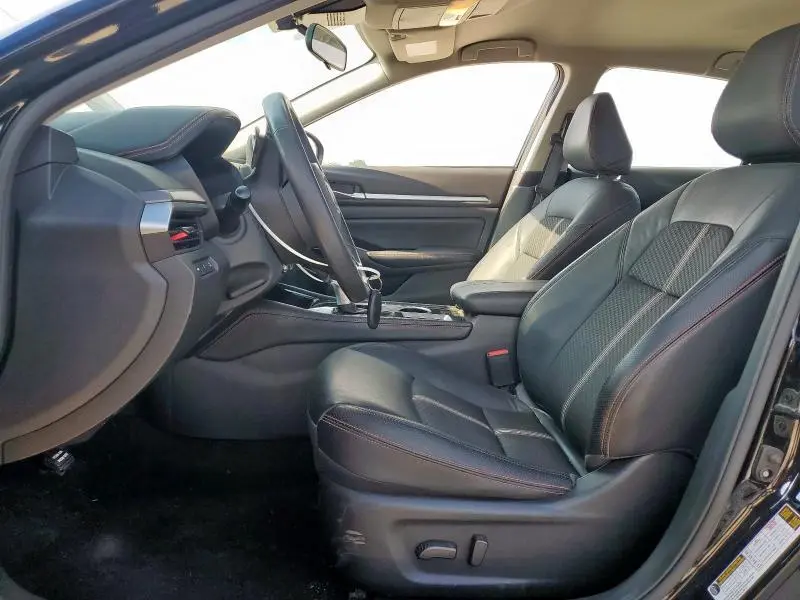 2024 NISSAN ALTIMA SR  