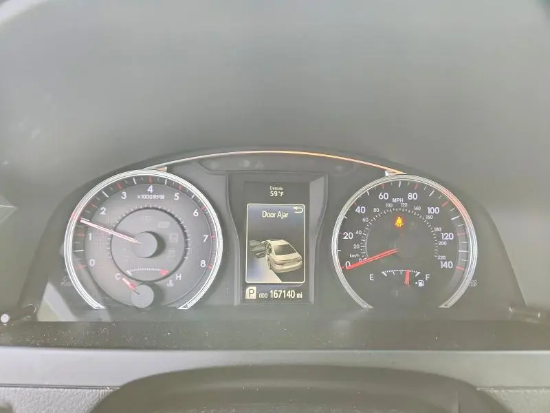 2016 TOYOTA CAMRY SE  