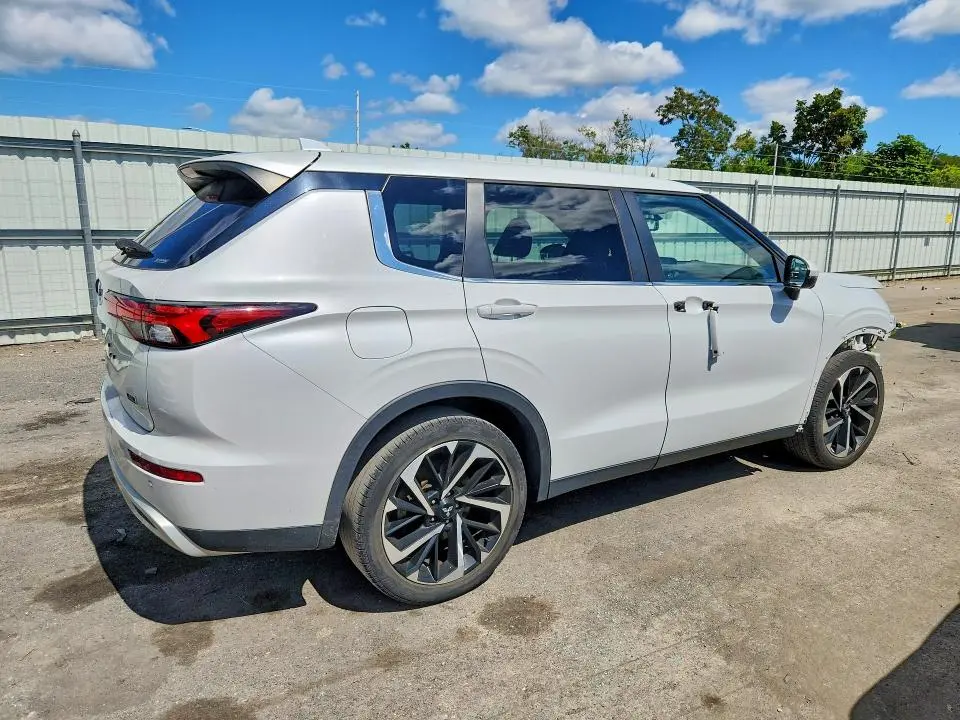 2022 MITSUBISHI OUTLANDER SE  